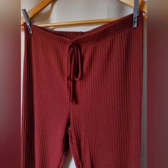 Ribbed Set - Picture 6 of 7